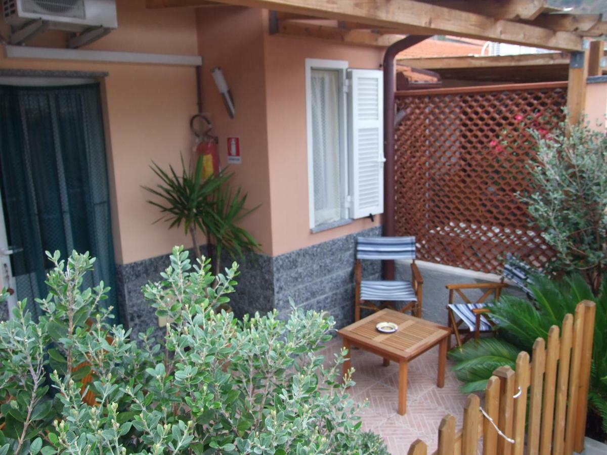 Le Case Del Sole Ventimiglia Eksteriør bilde
