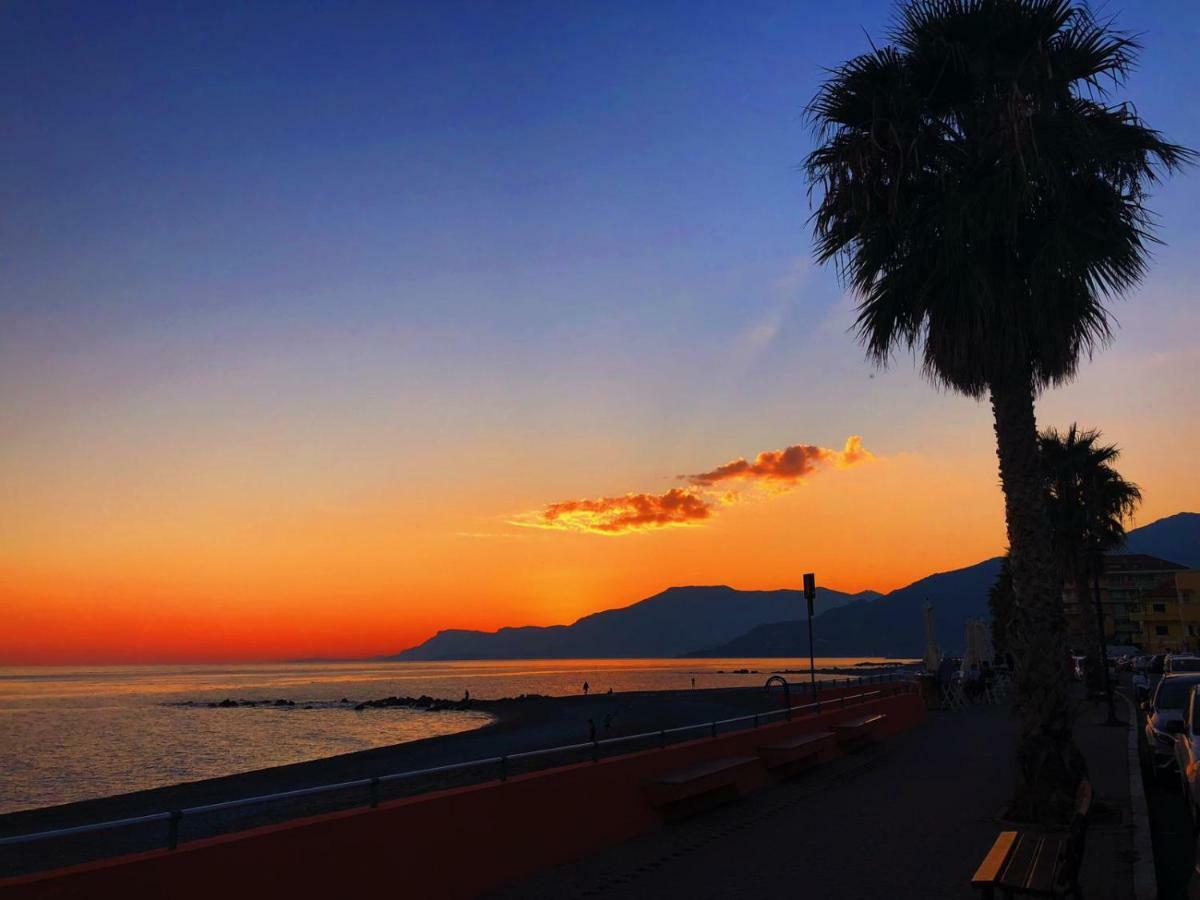 Le Case Del Sole Ventimiglia Eksteriør bilde