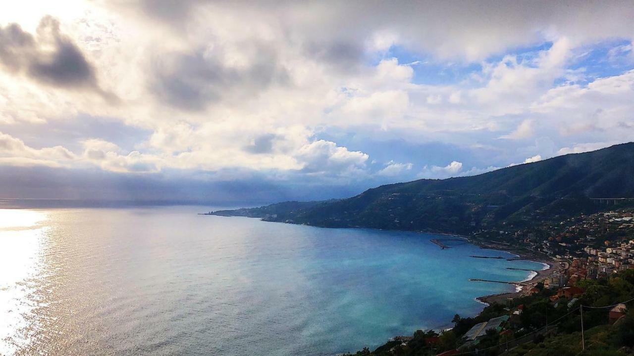 Le Case Del Sole Ventimiglia Eksteriør bilde